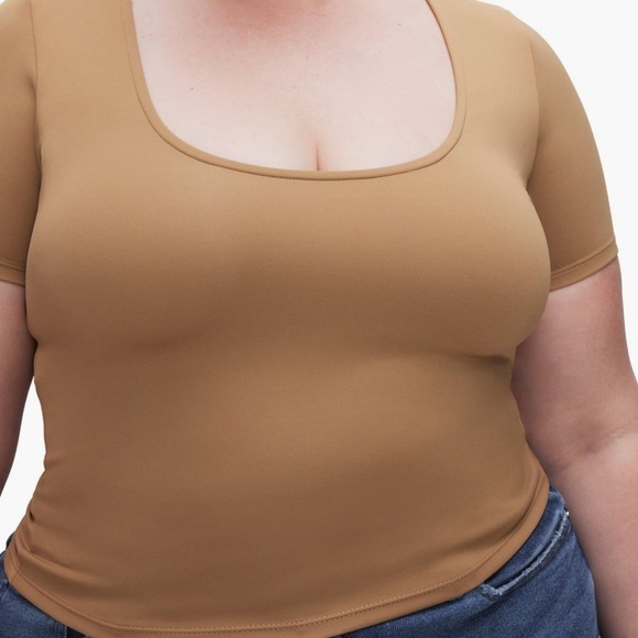 Good American: Scoop Neck Crop Scuba Knit T-shirt - Picture 9 of 11